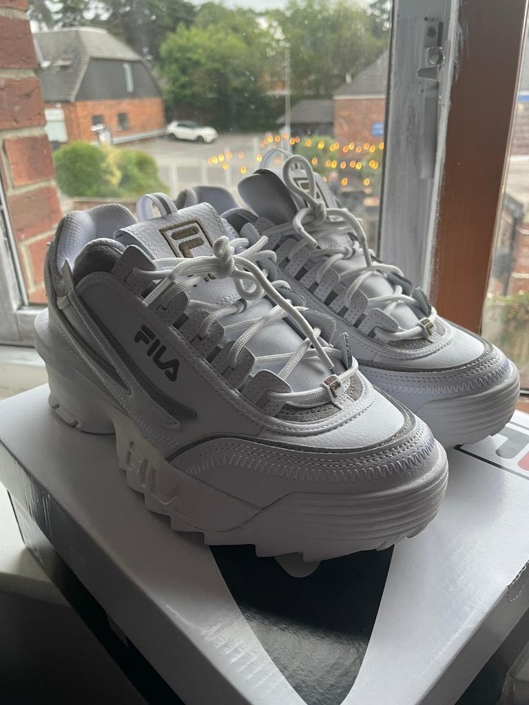 white fila distributors